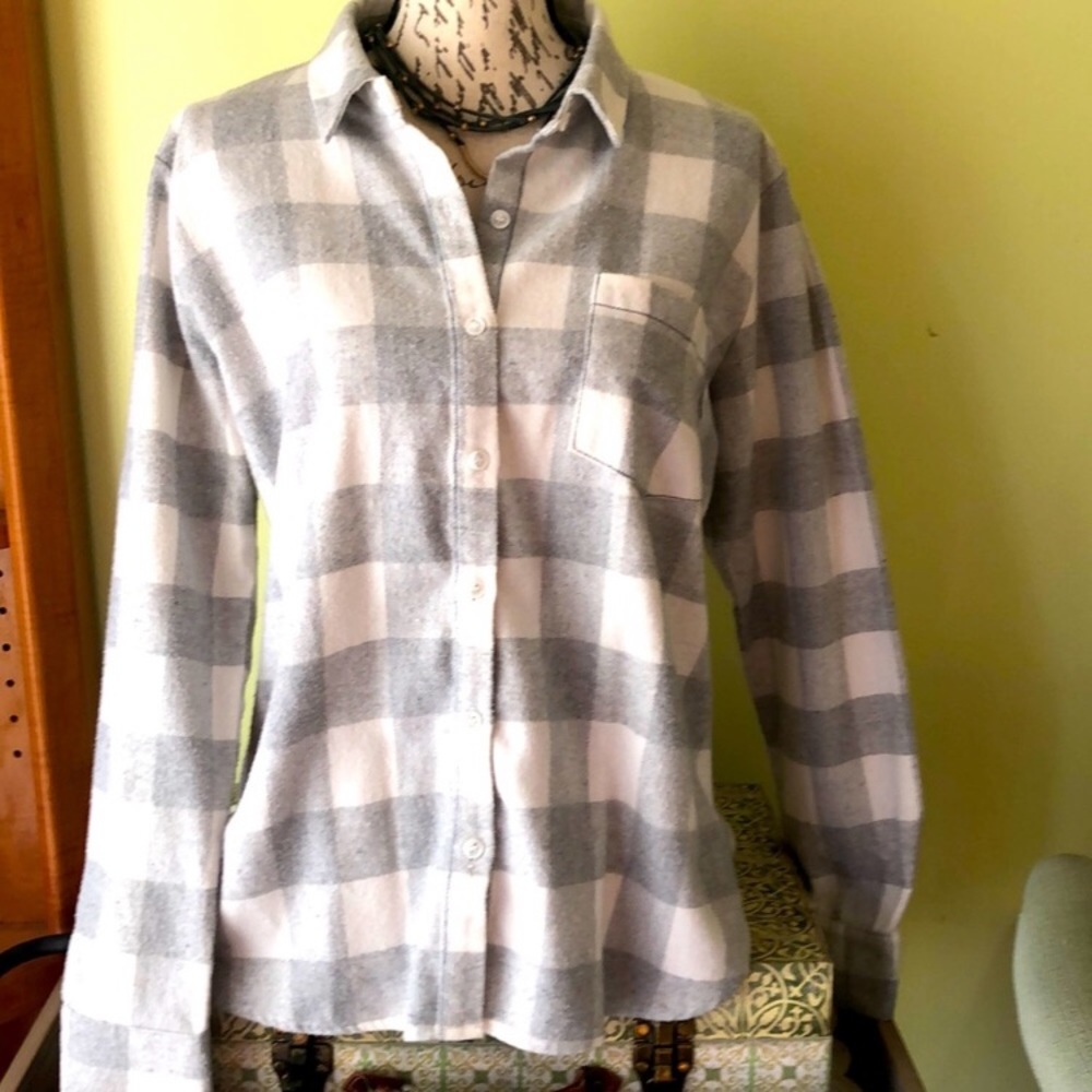 Hem & Thread Flannel size small